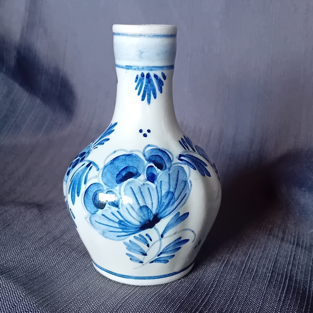Vintage Delft Blue And White Ceramic Miniture Bud Vase - Signed Made In Holland*